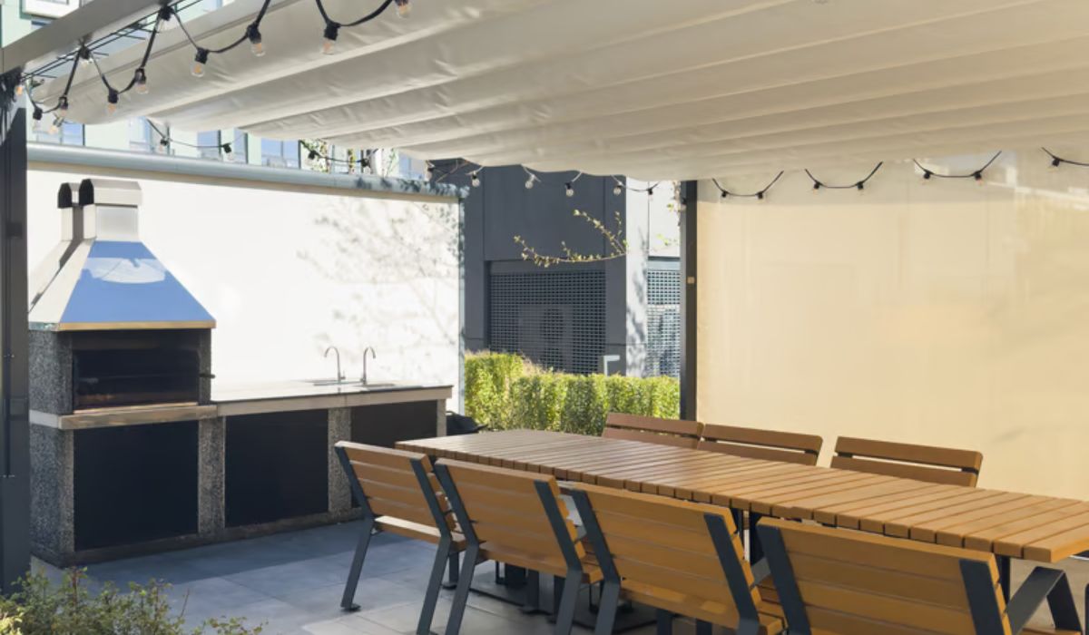 Terrasse à Marseille : quelle solution pour s’abriter du soleil sans sacrifier l’espace ?