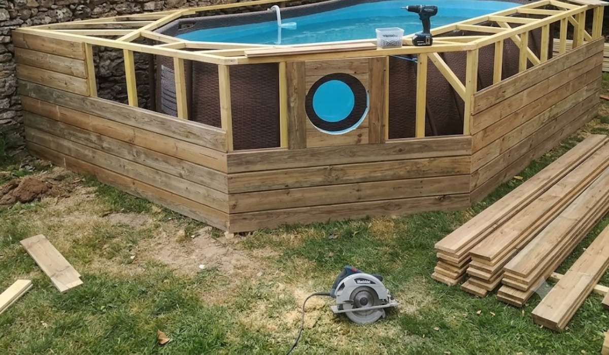 Comment habiller une piscine hors sol pour qu’elle s’intègre dans ton jardin
