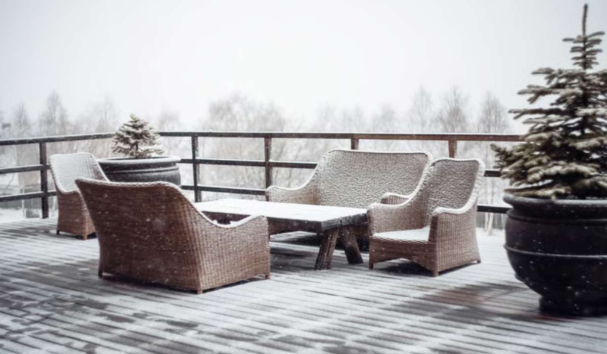 Comment protéger sa terrasse en bois avant l’hiver ?